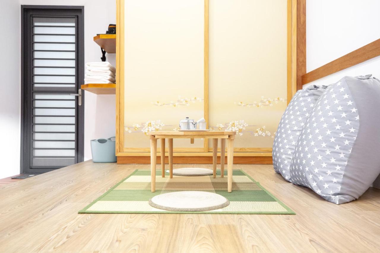 Lost Circle Homestay Tainan Buitenkant foto