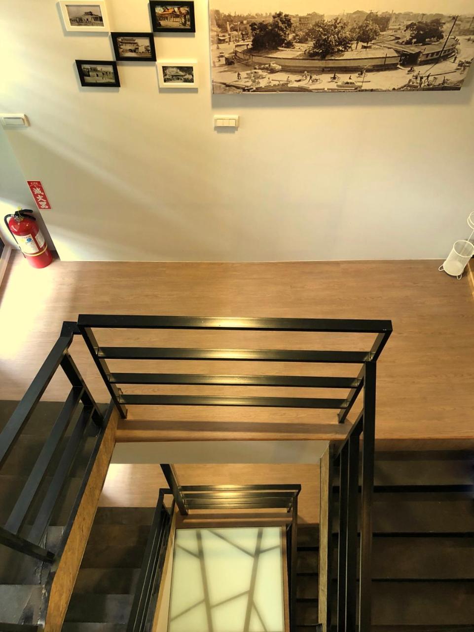 Lost Circle Homestay Tainan Buitenkant foto