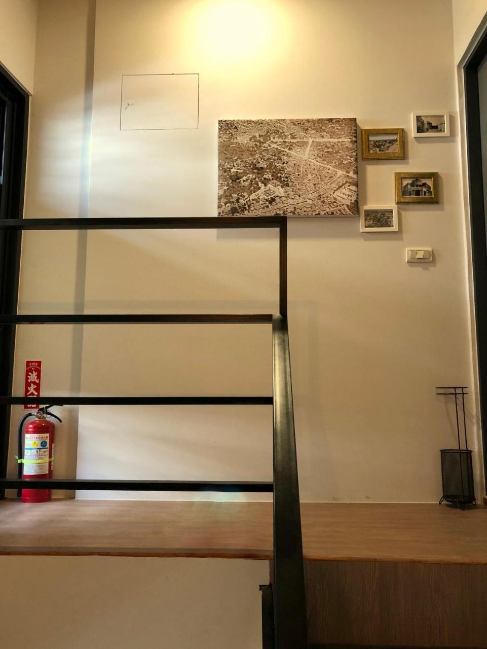 Lost Circle Homestay Tainan Buitenkant foto